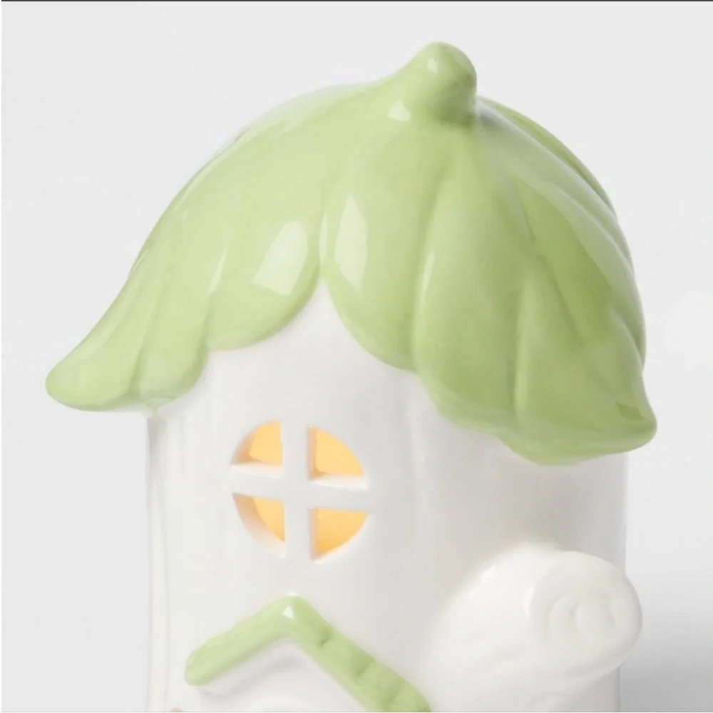 Target Spritz Spring Cabbage LIGHT UP Green & White Ceramic House